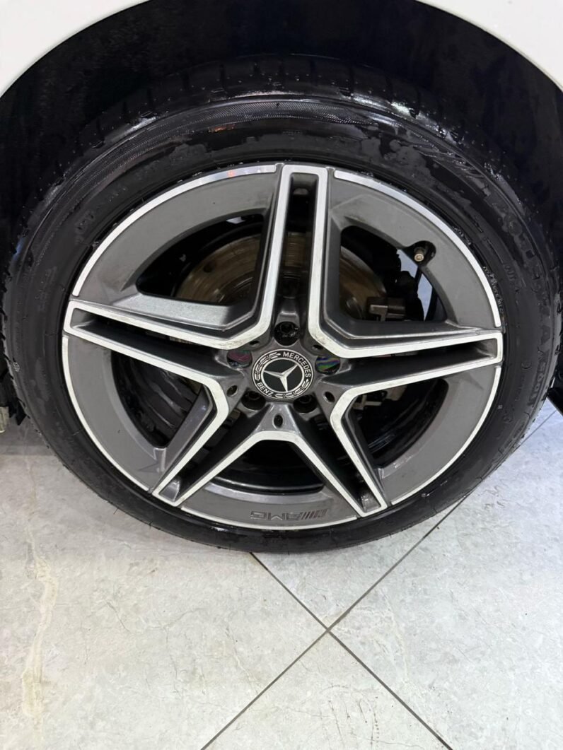 
								Mercedes Benz C-200 AMG 2019 full									