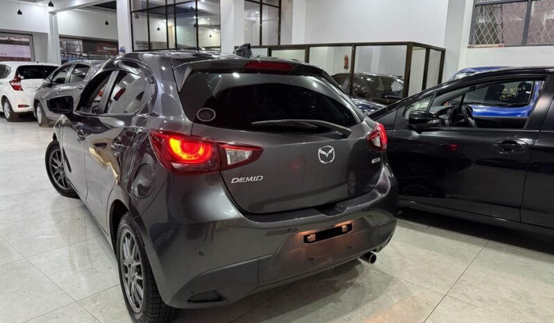 
								Mazda Demio XD Touring 2018 Diesel full									