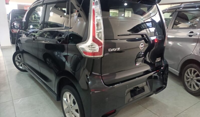 
								Nissan Dayz Highway Star 2018 full									