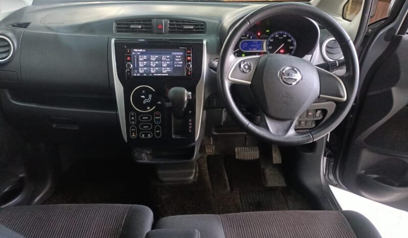 
								Nissan Dayz Highway Star 2018 full									
