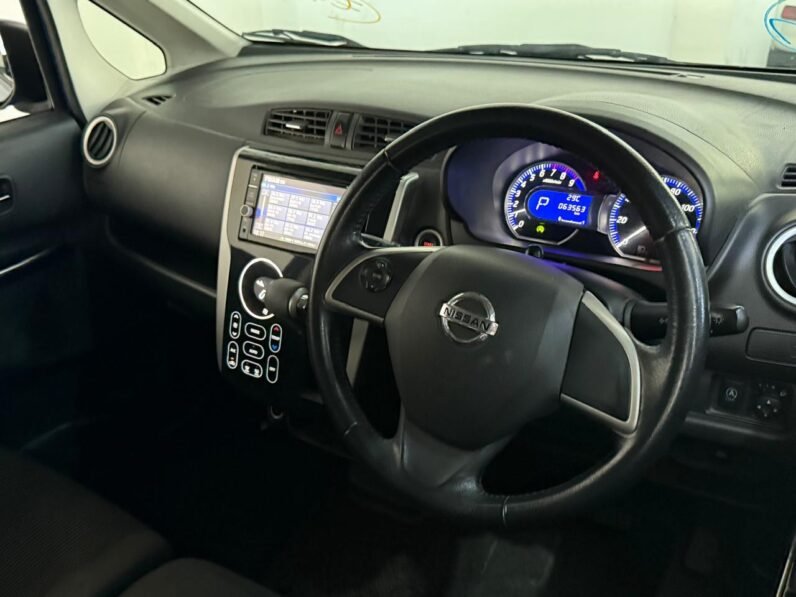 
								Nissan Dayz Highway Star 2018 full									