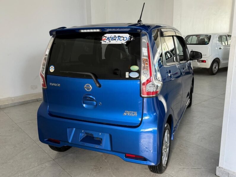 
								Nissan Dayz Highway Star 2018 full									