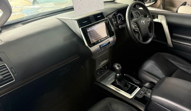 
								Toyota Land Cruiser Prado TX 2019 full									