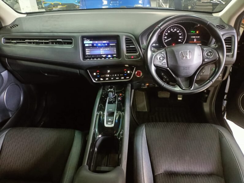 
								Honda Vezel Hybrid 2018 full									