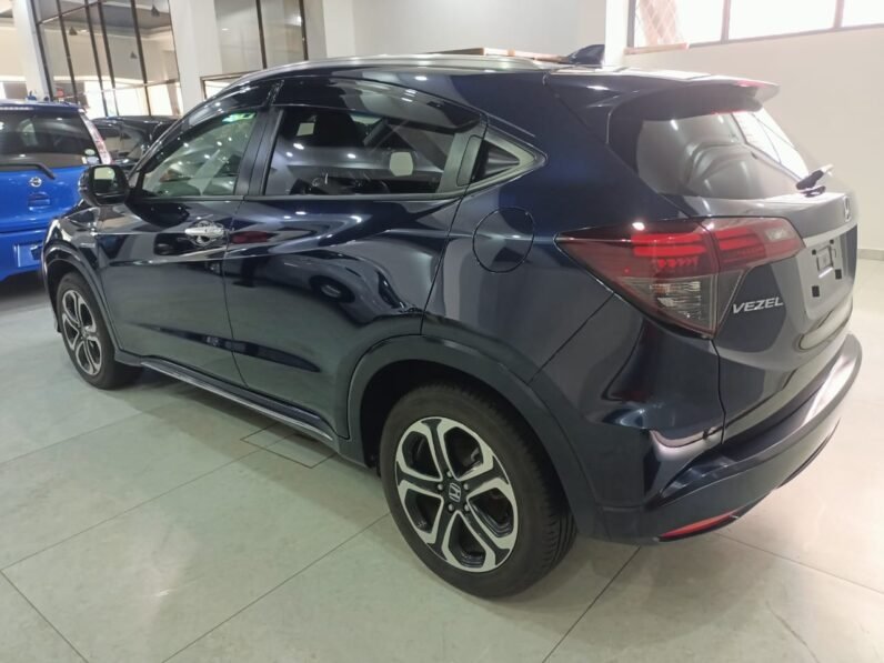 
								Honda Vezel Hybrid 2018 full									
