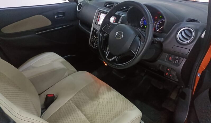 
								Nissan Dayz Highway Star 2018 full									
