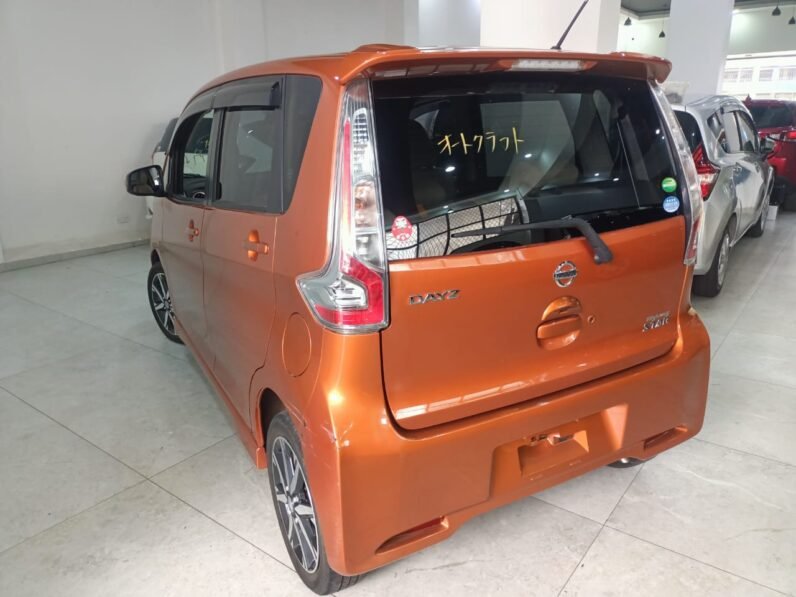 
								Nissan Dayz Highway Star 2018 full									