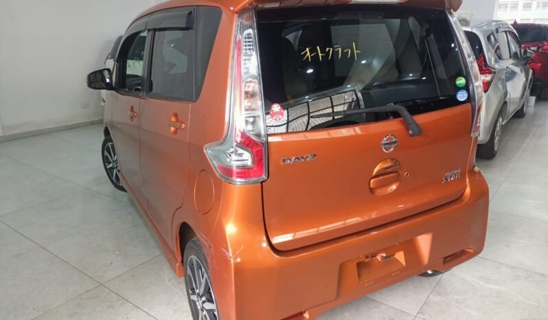 
								Nissan Dayz Highway Star 2018 full									