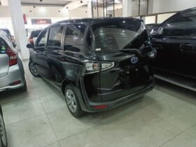 Toyota Sienta Hybrid 2019