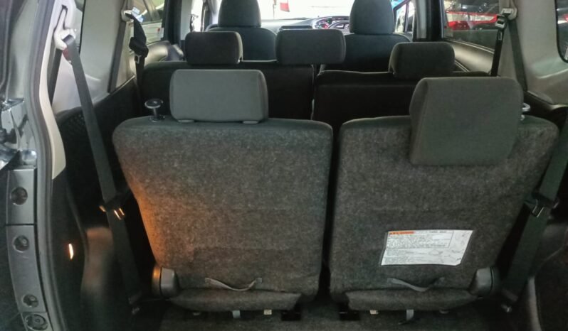 
								Toyota Sienta Hybrid 2019 full									