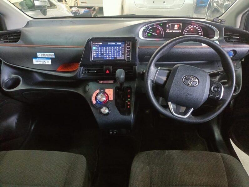 
								Toyota Sienta Hybrid 2019 full									