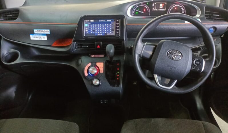 
								Toyota Sienta Hybrid 2019 full									