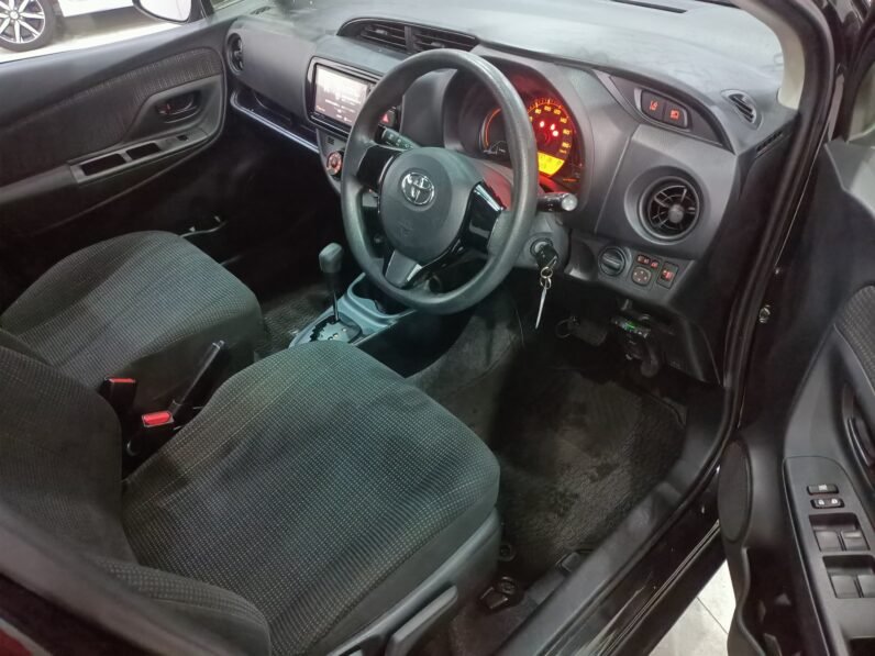
								Toyota Vitz 2018 1000cc full									