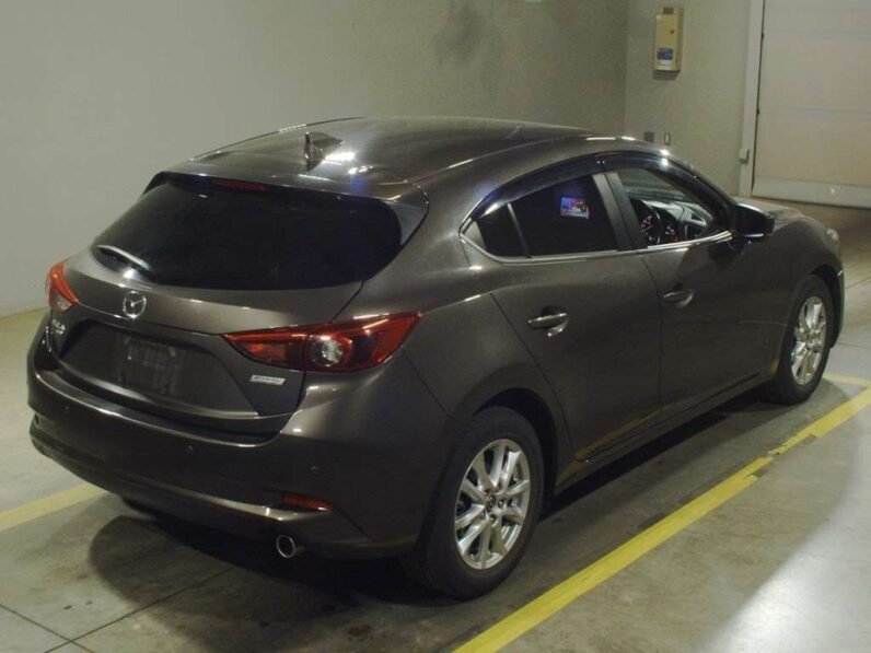 
								Mazda Axela Sports AWD 2018 full									