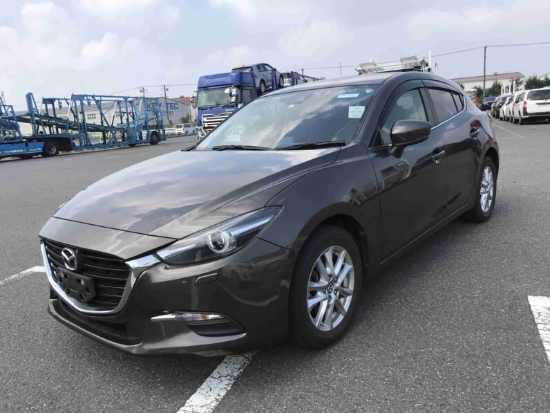 
								Mazda Axela Sports AWD 2018 full									