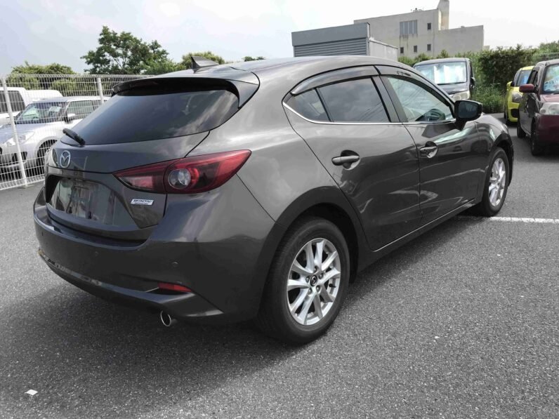 
								Mazda Axela Sports AWD 2018 full									