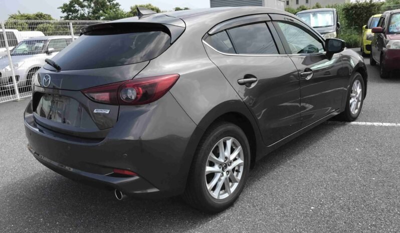 
								Mazda Axela Sports AWD 2018 full									