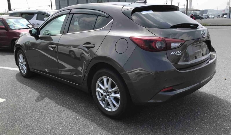 
								Mazda Axela Sports AWD 2018 full									
