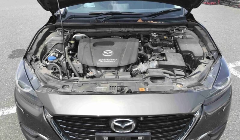 
								Mazda Axela Sports AWD 2018 full									