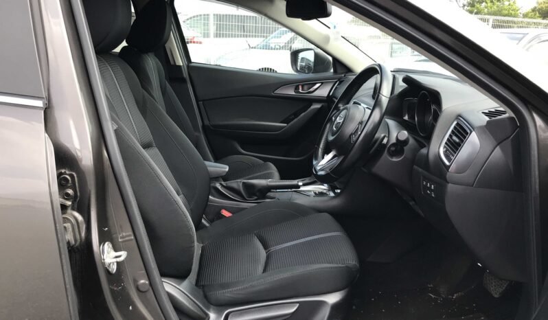 
								Mazda Axela Sports AWD 2018 full									