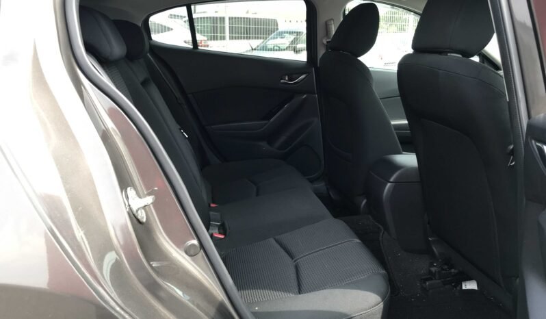 
								Mazda Axela Sports AWD 2018 full									