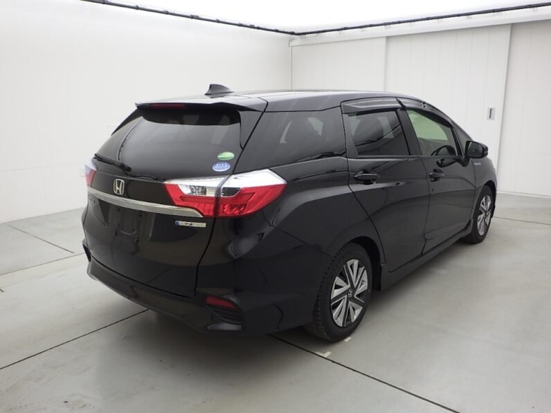 
								Honda Fit Shuttle Hybrid 2018 full									