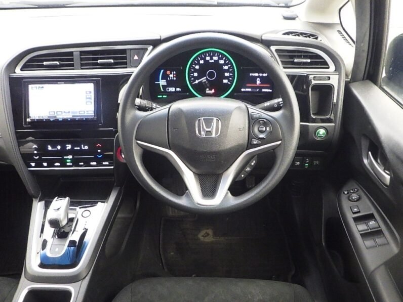 
								Honda Fit Shuttle Hybrid 2018 full									