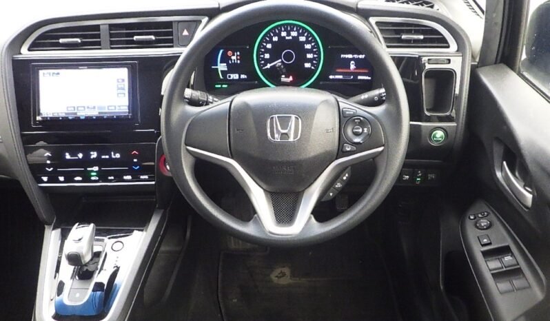 
								Honda Fit Shuttle Hybrid 2018 full									