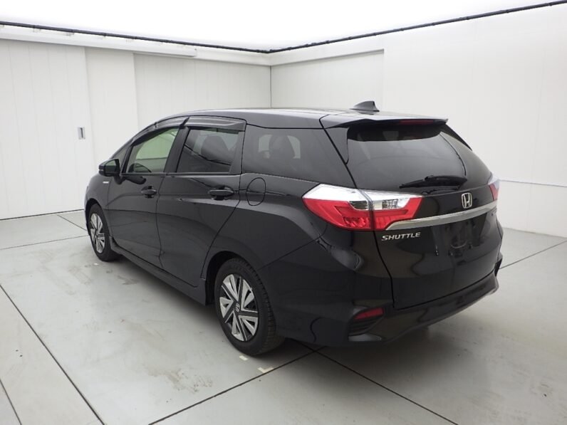 
								Honda Fit Shuttle Hybrid 2018 full									