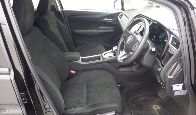 
								Honda Fit Shuttle Hybrid 2018 full									