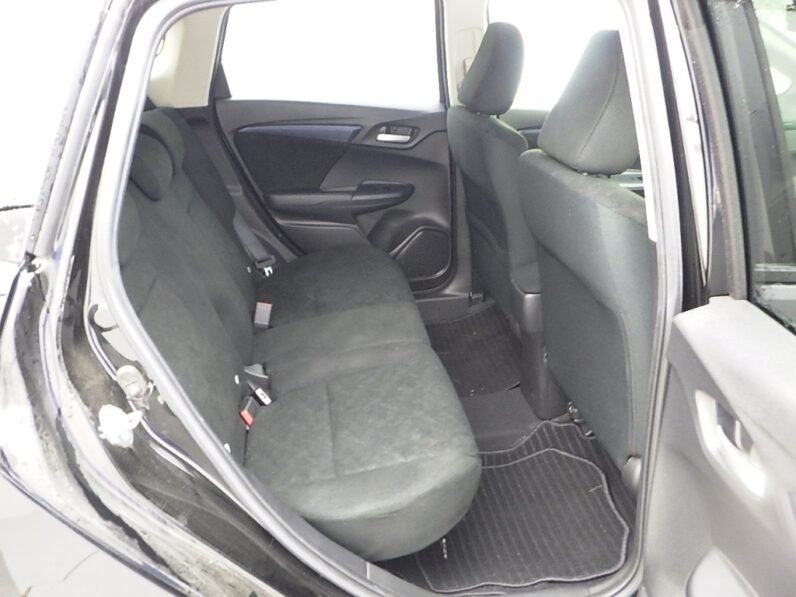 
								Honda Fit Shuttle Hybrid 2018 full									