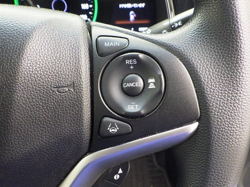 
								Honda Fit Shuttle Hybrid 2018 full									