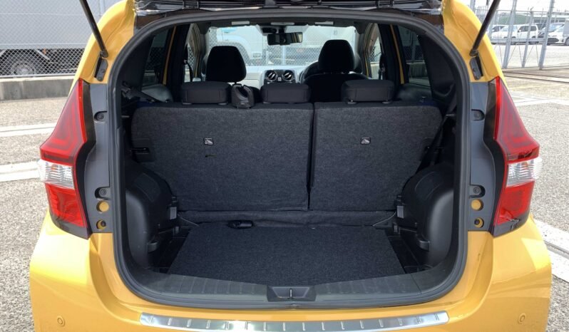 
								Nissan Note E-Power X Black Sport 2018 full									