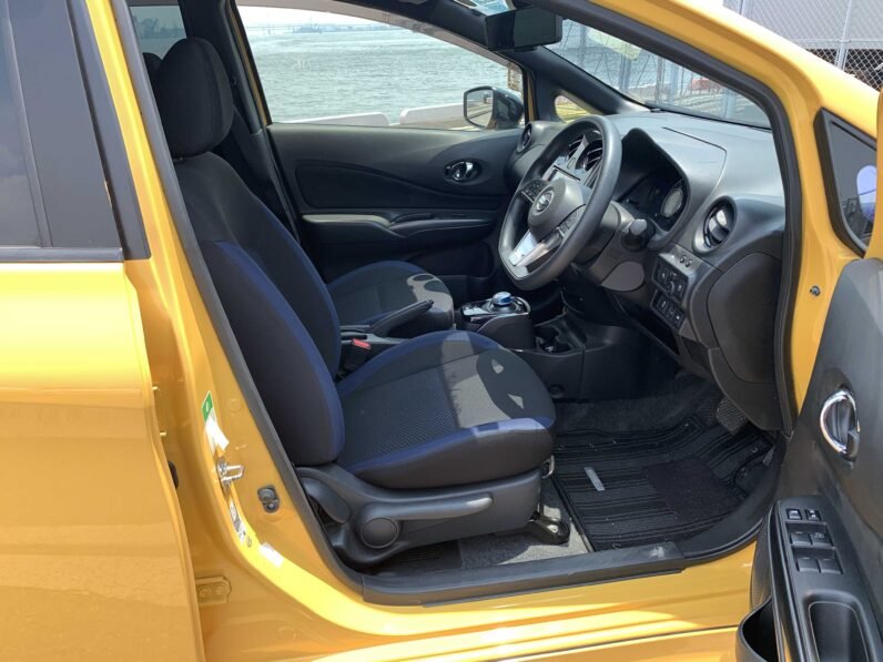 
								Nissan Note E-Power X Black Sport 2018 full									