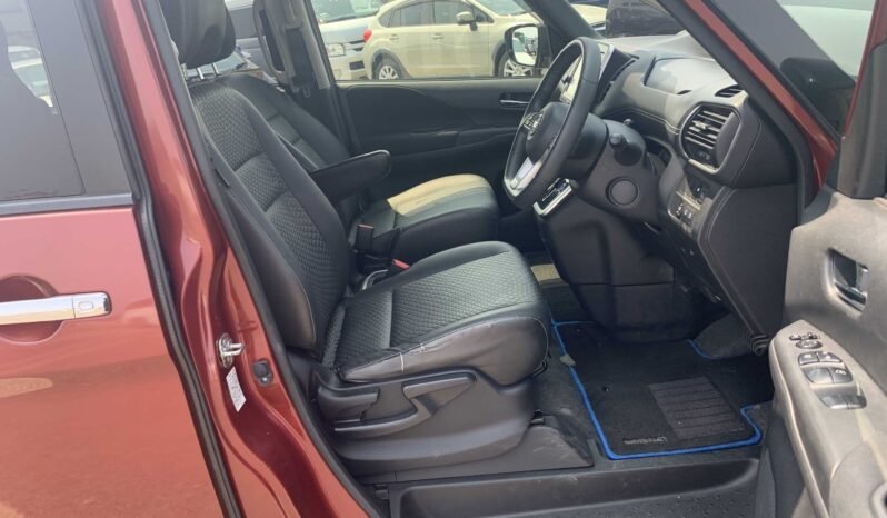 
								Nissan Serena Highway Star E-Power 2018 full									