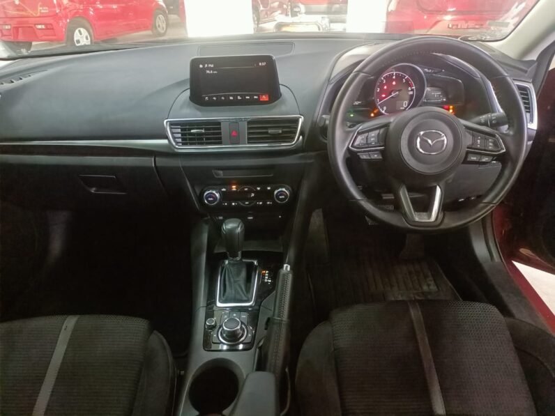
								Mazda Axela Sports 2018 Diesel full									