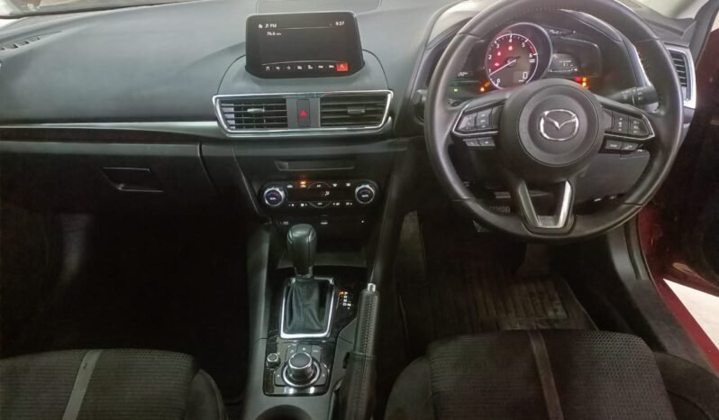 
								Mazda Axela Sports 2018 Diesel full									