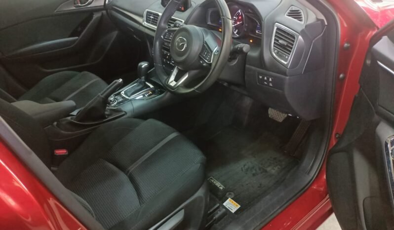 
								Mazda Axela Sports 2018 Diesel full									