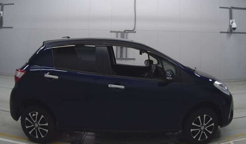 
								Toyota Vitz 2018 1300cc full									