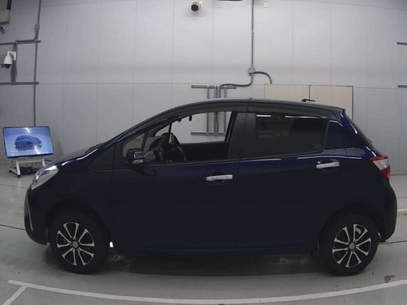 
								Toyota Vitz 2018 1300cc full									