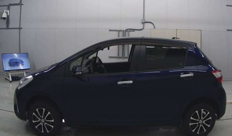 
								Toyota Vitz 2018 1300cc full									