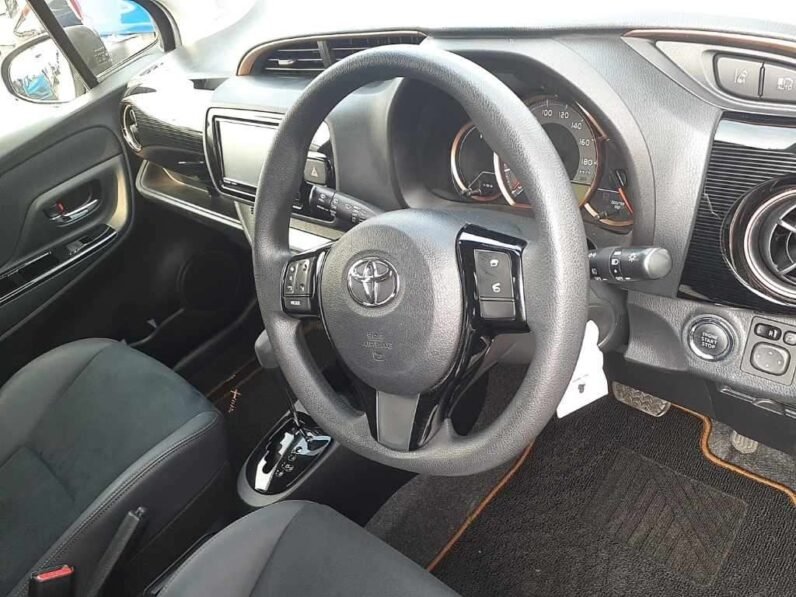 
								Toyota Vitz 2018 1300cc full									