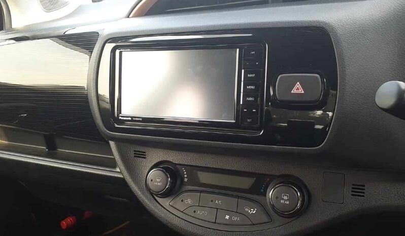 
								Toyota Vitz 2018 1300cc full									