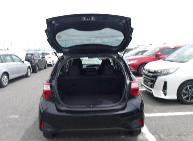 
								Toyota Vitz 2018 1300cc full									