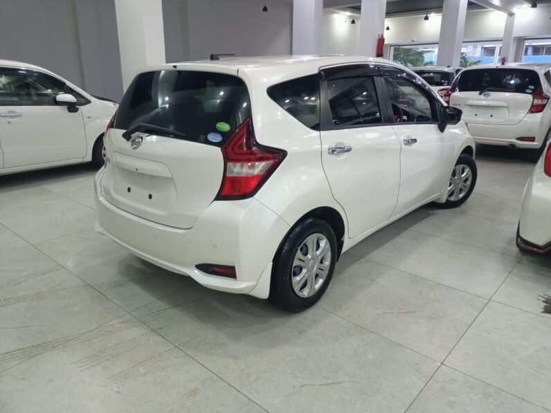 
								Nissan Note 2018 full									