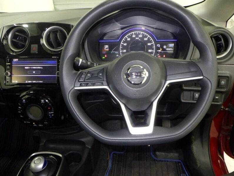 
								Nissan Note E-Power 2018 full									