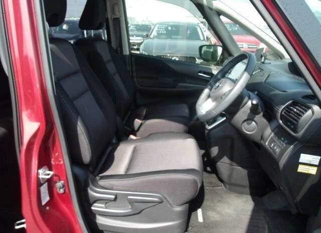 
								Nissan Serena Highway Star 2018 S-Hybrid full									