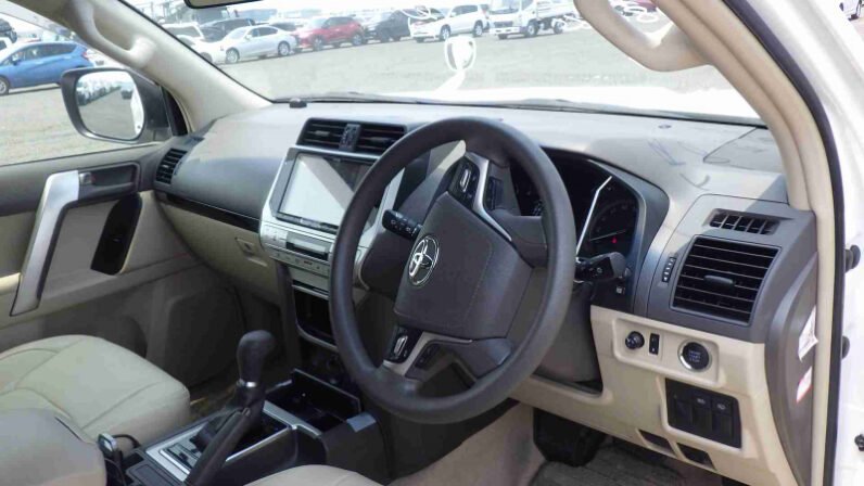 
								Toyota Land Cruiser Prado TX 2018 full									