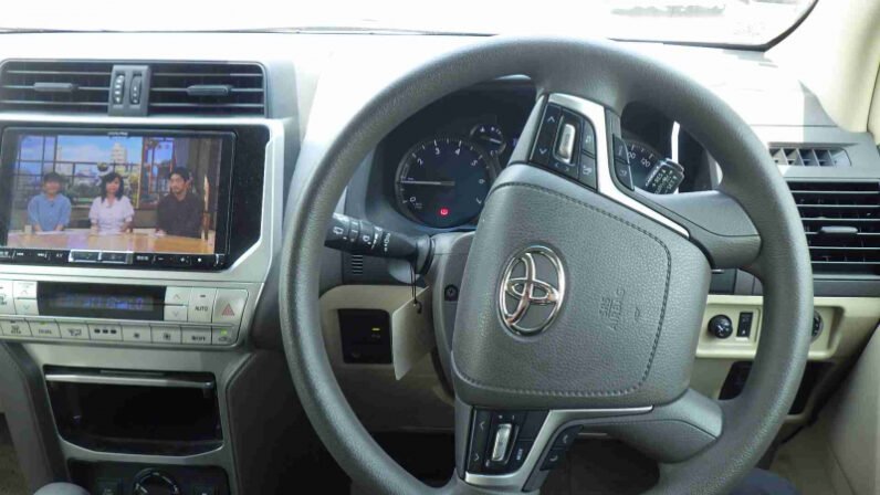 
								Toyota Land Cruiser Prado TX 2018 full									
