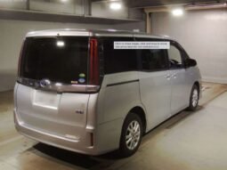 Toyota Noah Hybrid 2018
